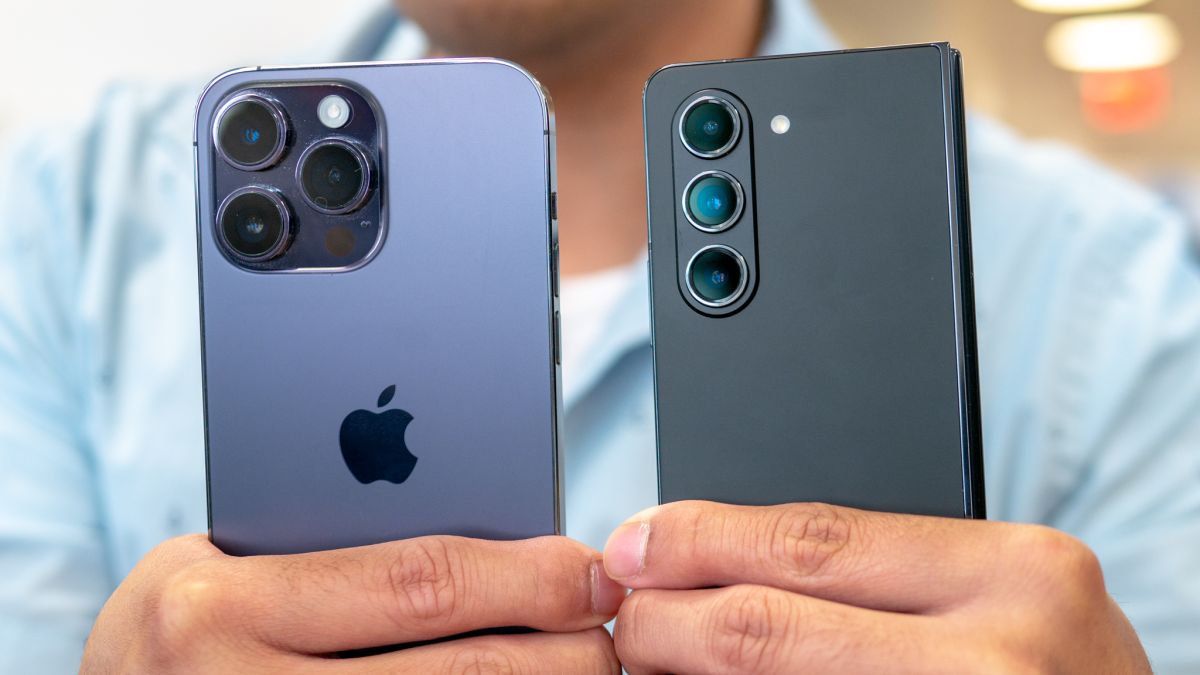 iPhone15 Pro Max VS Samsung Galaxy Z Fold 5